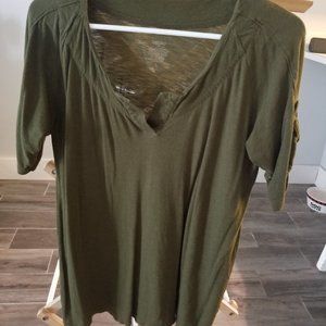 Mossimo green 3/4 sleeve shirt